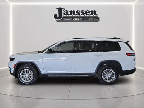 Used 2024 Jeep Grand Cherokee L Laredo w/ Luxury Tech Group I AWD/4WD image 2