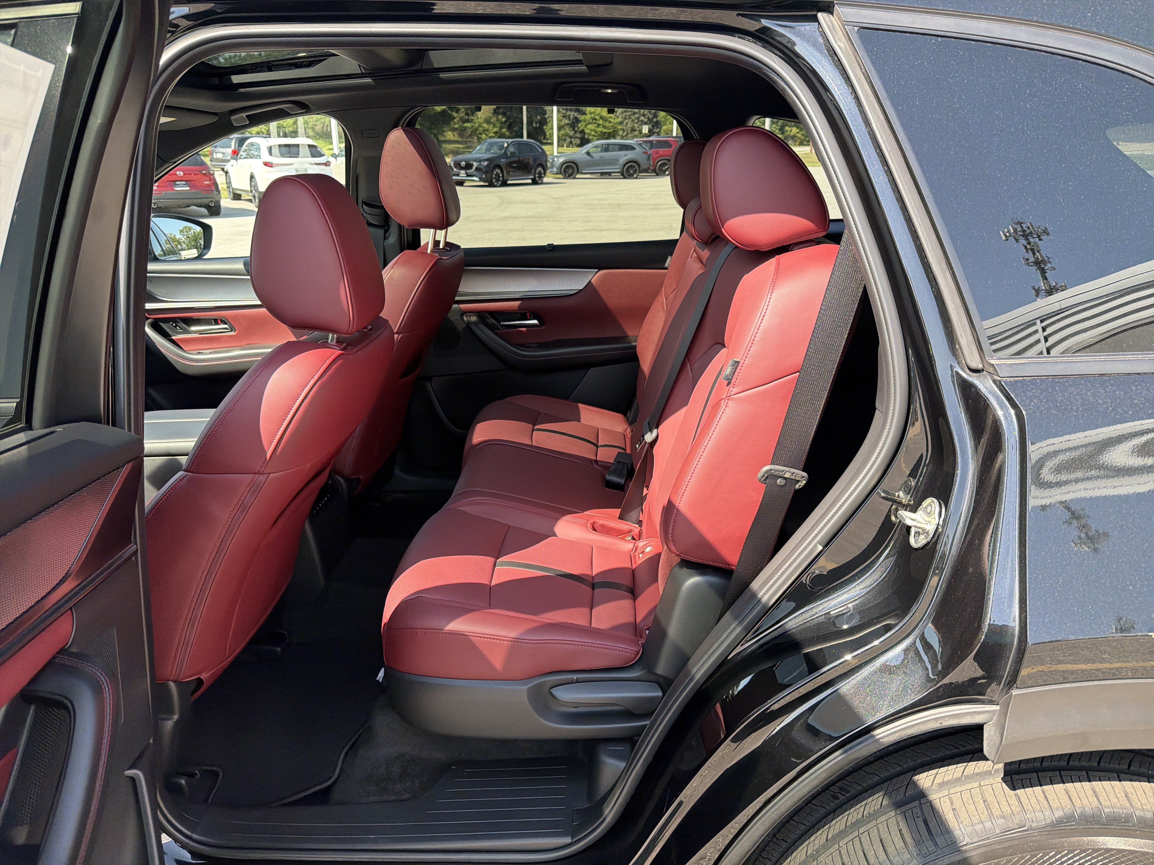 Certified 2025 MAZDA CX-70 Plug-In Hybrid w/ Premium Plus AWD/4WD image 50