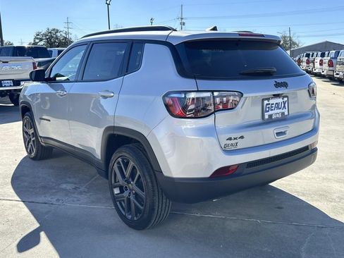 New 2026 Jeep Compass Latitude image 9