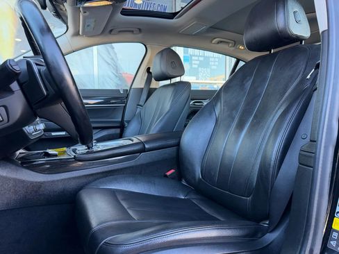Used 2018 BMW 740i xDrive image 10