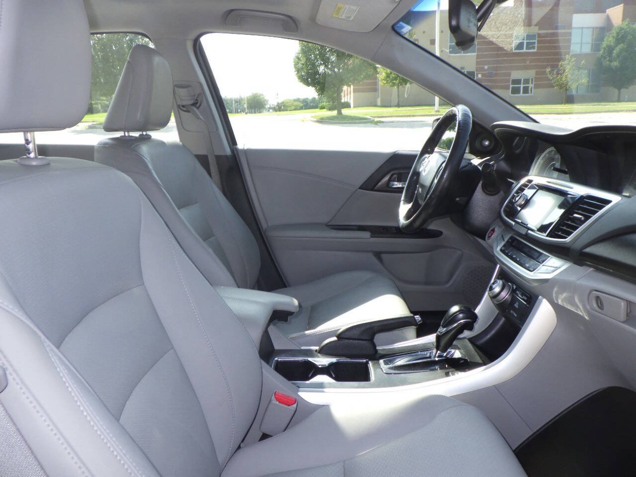 Used 2013 Honda Accord Touring image 16
