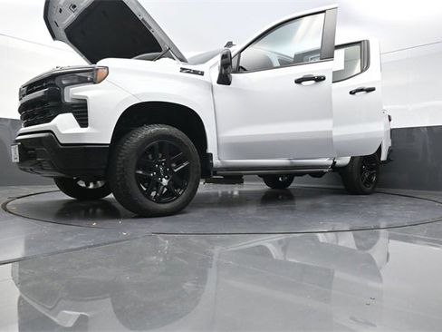 Used 2025 Chevrolet Silverado 1500 LT Trail Boss w/ LT Trail Boss Premium Package image 27