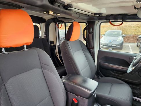 Used 2020 Jeep Gladiator Sport w/ Quick Order Package 24S image 16