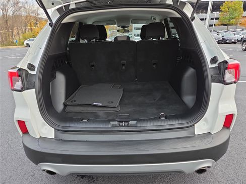 Used 2022 Ford Escape SE w/ Cold Weather Package image 5