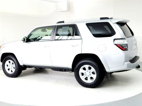 Used 2023 Toyota 4Runner SR5 Premium w/ Moonroof Package AWD/4WD image 4