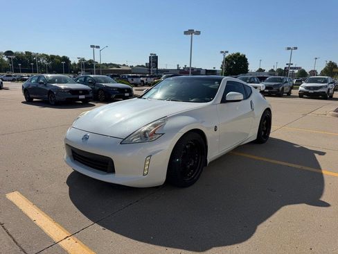 Used 2014 Nissan 370Z Touring w/ Aerodynamics Package RWD image 6