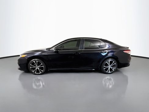 Used 2020 Toyota Camry SE FWD image 6
