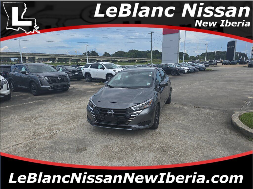 Used 2025 Nissan Versa SV w/ Trunk Package FWD image 1