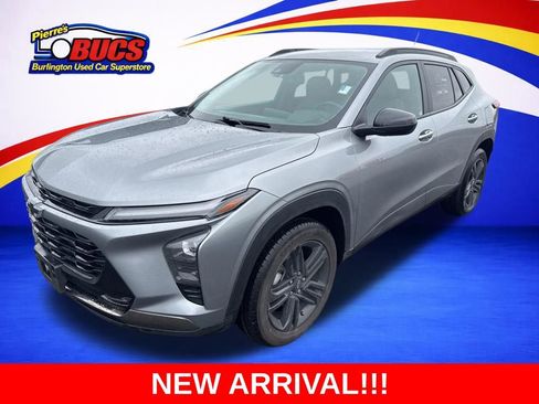 Used 2025 Chevrolet Trax ACTIV w/ Driver Confidence Package image 1