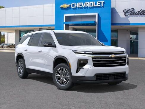 New 2026 Chevrolet Traverse LT image 2