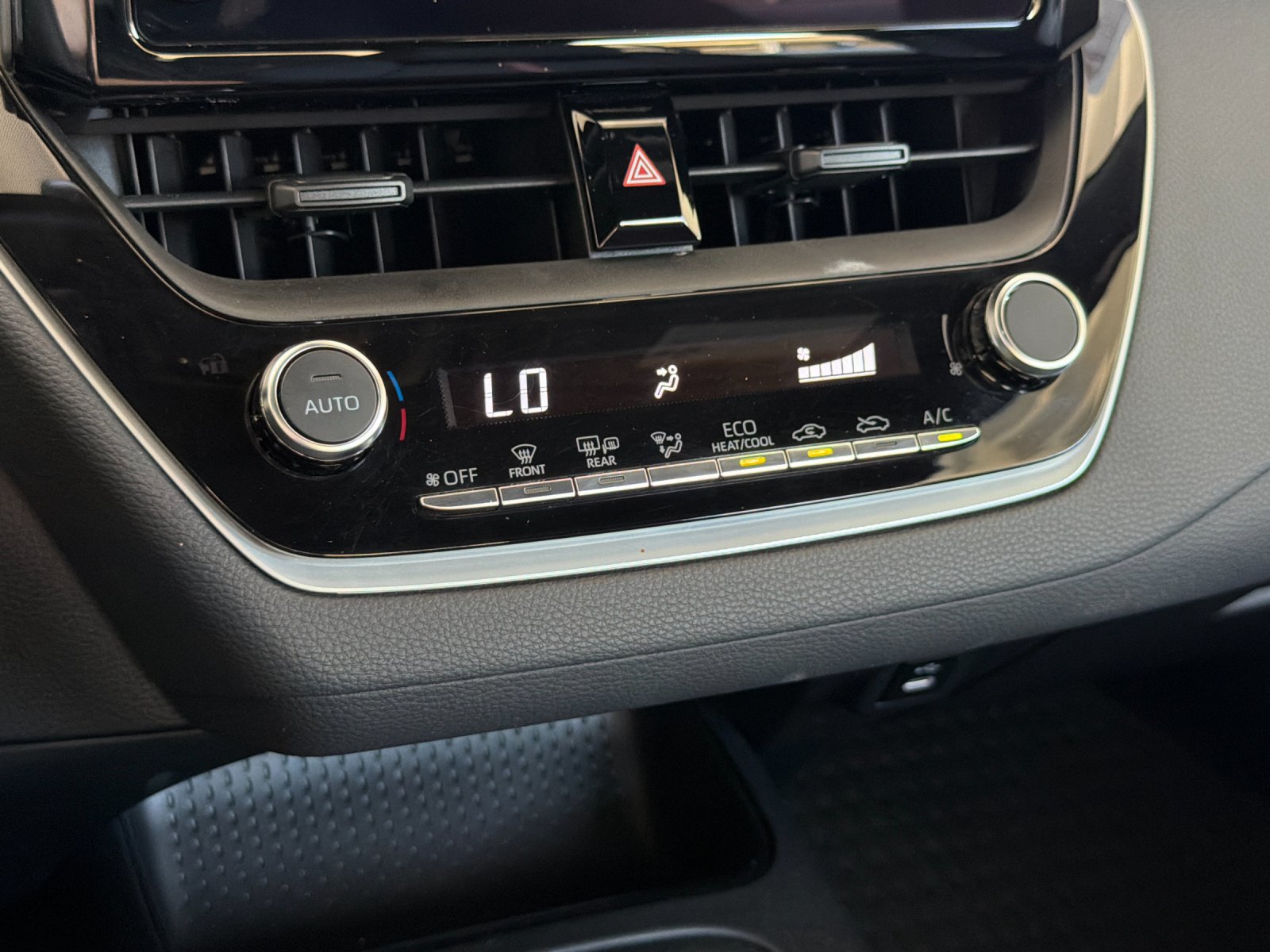 Used 2026 Toyota Corolla SE FWD image 17