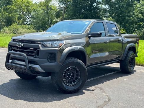 Used 2023 Chevrolet Colorado Trail Boss w/ Advanced Trailering Package AWD/4WD image 2