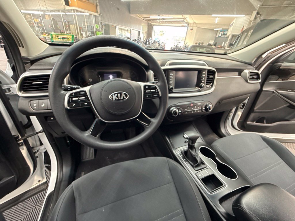 Used 2019 Kia Sorento FWD image 15
