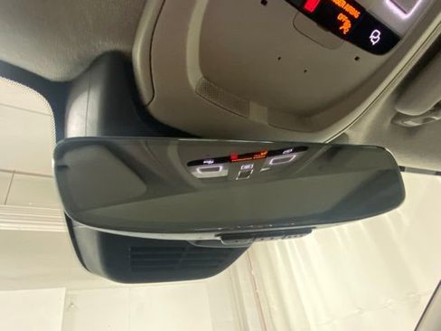 Certified 2025 Volvo XC40 B5 Plus AWD/4WD image 24
