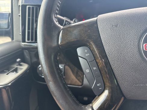 Used 2017 GMC Savana 2500 Extended RWD image 19