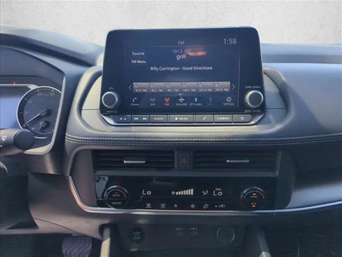Used 2024 Nissan Rogue SV FWD image 16