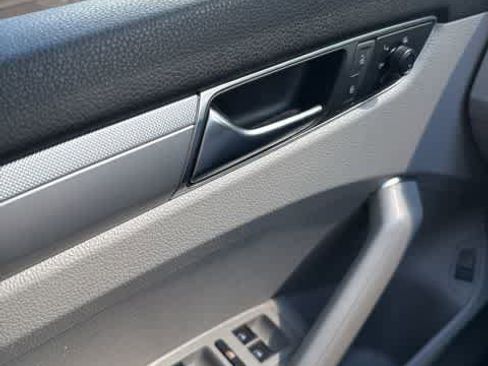 Used 2018 Volkswagen Passat 2.0T S image 18