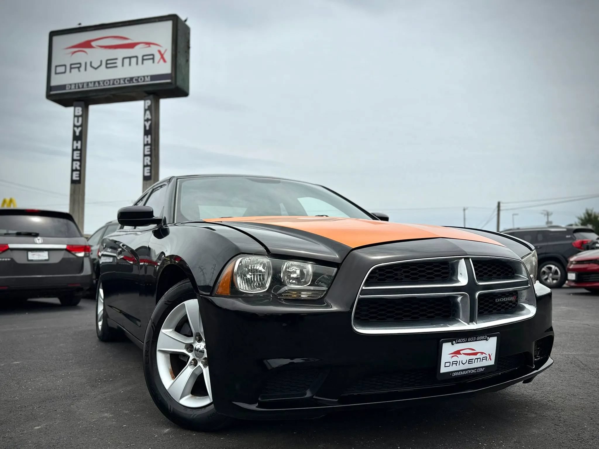 Used 2013 Dodge Charger SE RWD image 1