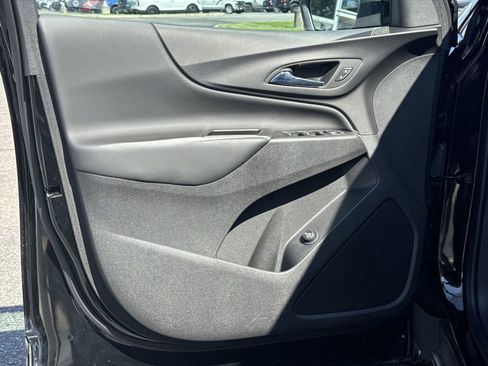 Used 2024 Chevrolet Equinox LT image 14