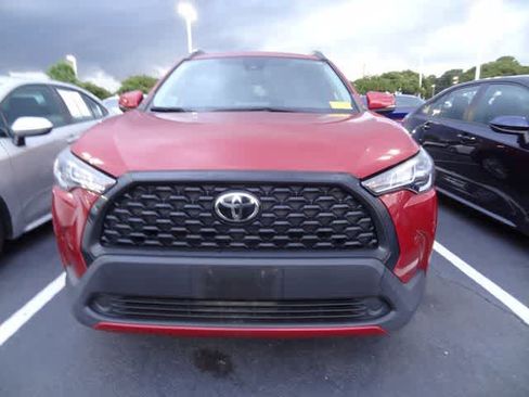 Used 2022 Toyota Corolla Cross LE AWD/4WD image 2