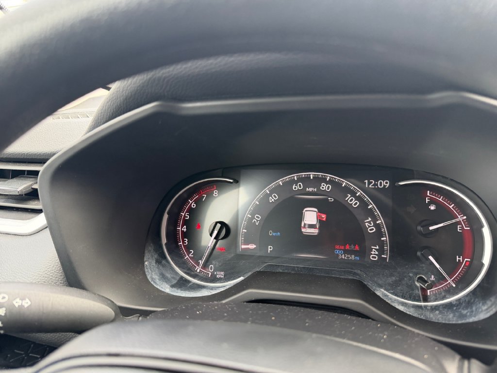 Used 2025 Toyota RAV4 LE AWD/4WD image 19