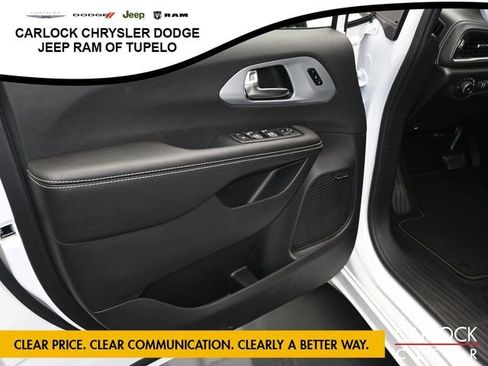 New 2026 Chrysler Pacifica Limited image 11