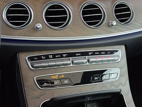 Certified 2022 Mercedes-Benz E 350 Sedan image 32