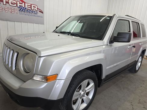 Used 2013 Jeep Patriot Latitude image 3