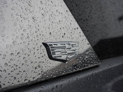 Used 2022 Cadillac Escalade Premium Luxury image 24