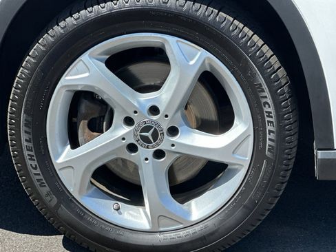 Used 2019 Mercedes-Benz GLA 250 4MATIC image 30