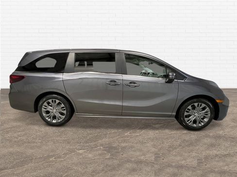 New 2026 Honda Odyssey Touring image 7
