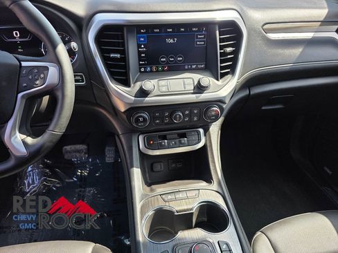Used 2023 GMC Acadia SLT w/ Technology Package AWD/4WD image 23