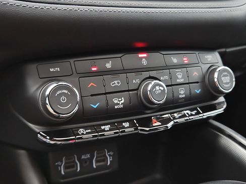 Used 2021 Dodge Durango GT image 16