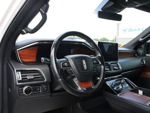 Used 2019 Lincoln Navigator L Reserve w/ Cargo Package AWD/4WD image 2