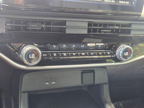 Used 2025 Honda Prologue Touring image 17