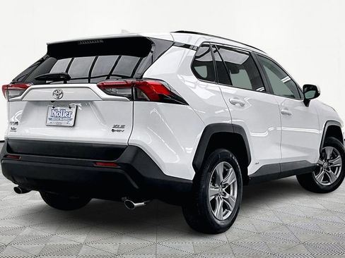 Used 2025 Toyota RAV4 XLE image 2