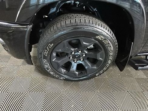 Used 2025 RAM 1500 Big Horn AWD/4WD image 9