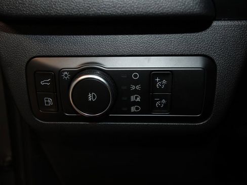 Used 2025 Ford Escape Platinum w/ Premium Technology Package image 10