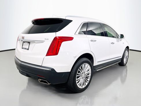 Used 2017 Cadillac XT5 Premium Luxury AWD/4WD image 4