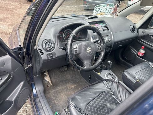 Used 2009 Suzuki SX4 Sport FWD image 2