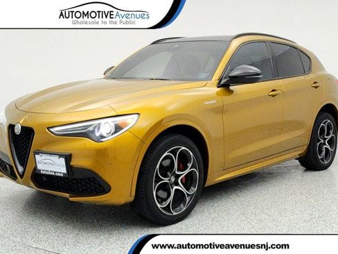Used 2023 Alfa Romeo Stelvio Veloce image 1