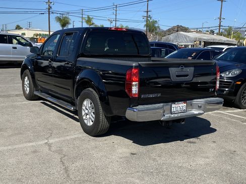 Used 2018 Nissan Frontier SV image 10