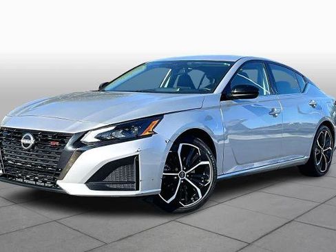 Certified 2024 Nissan Altima 2.5 SR w/ SR Premium Package image 1