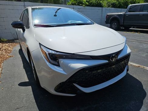 Used 2026 Toyota Corolla SE FWD image 4