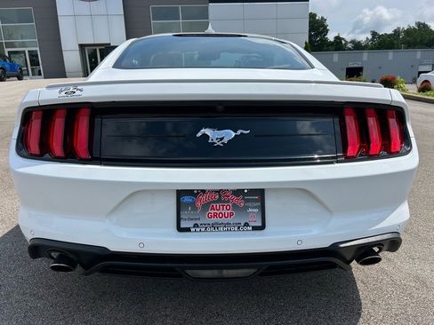 Used 2023 Ford Mustang Premium image 5