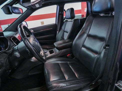 Used 2021 Jeep Grand Cherokee Limited image 11