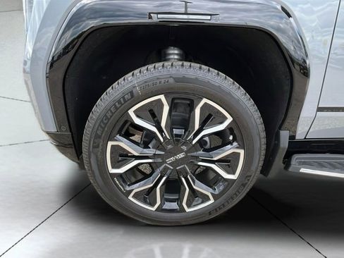 New 2024 GMC Sierra EV Denali image 41