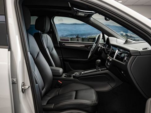 New 2026 Porsche Macan AWD/4WD image 24