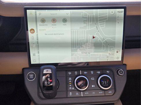 Used 2026 Land Rover Defender 110 X-Dynamic SE image 12