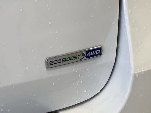 Used 2020 Ford Explorer XLT w/ Equipment Group 202A AWD/4WD image 12